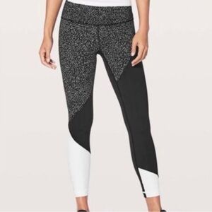 Lululemon Wunder Under Size 4 black & white leggings